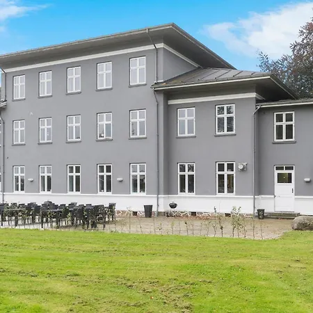 Semesterbostad Lovely In With Wifi